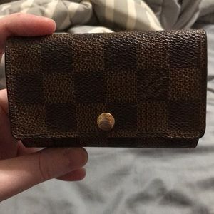 Louis Vuitton 6 key holder